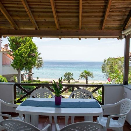 Alexger Beach Front Deluxe House Nikiti  Exterior foto