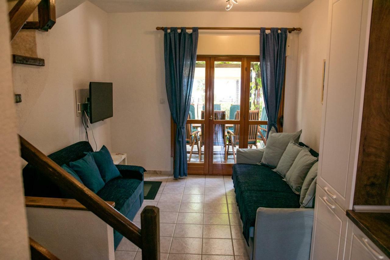 Alexger Beach Front Deluxe House Nikiti  Exterior foto